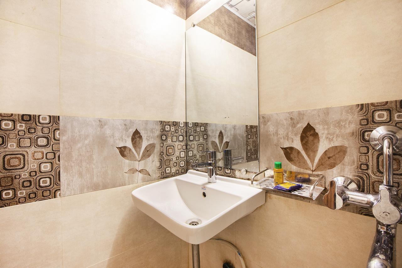 Hygienic Hotel Liberty Plaza Мумбаї Екстер'єр фото