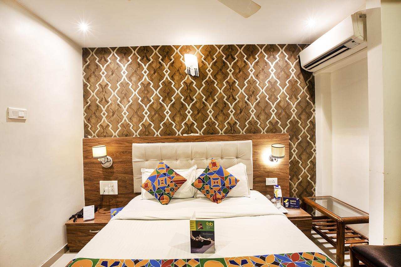 Hygienic Hotel Liberty Plaza Мумбаї Екстер'єр фото