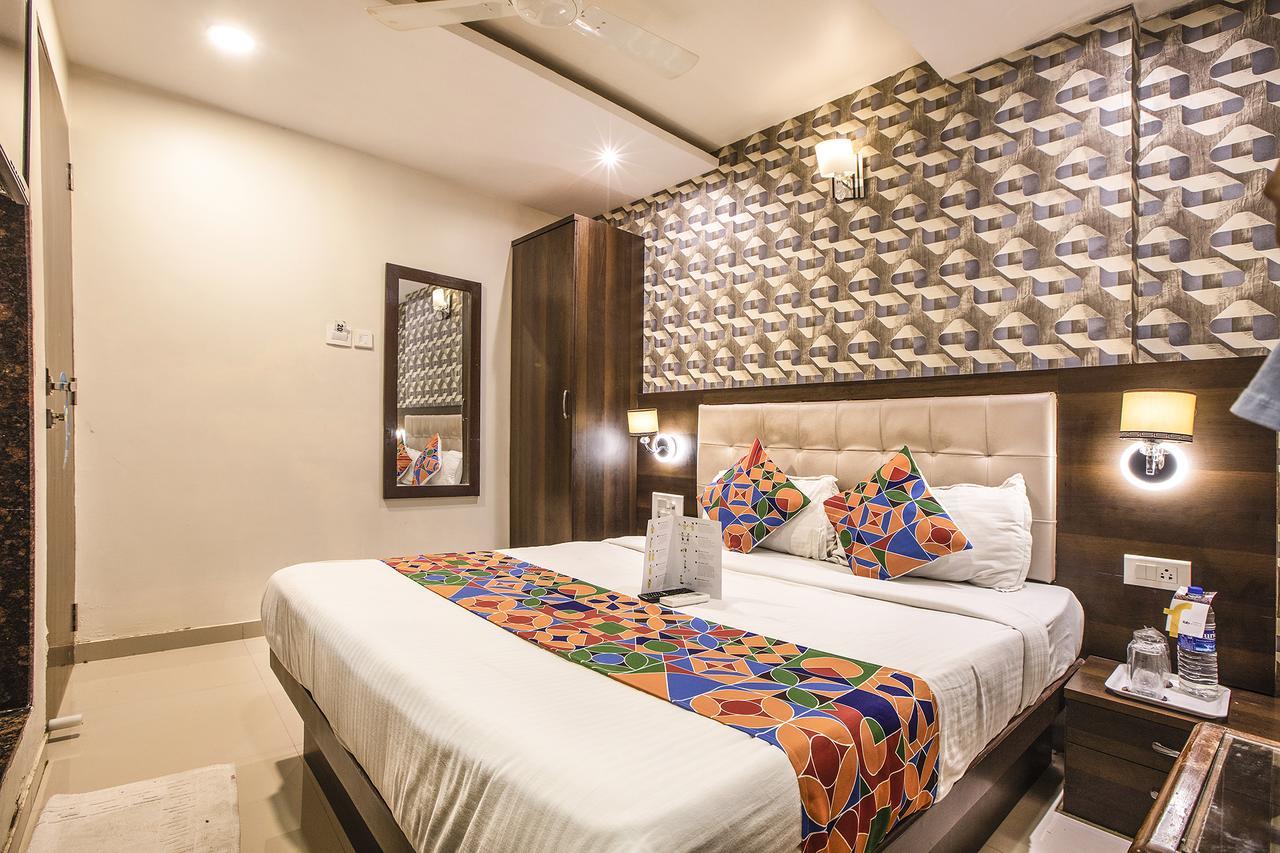Hygienic Hotel Liberty Plaza Мумбаї Екстер'єр фото