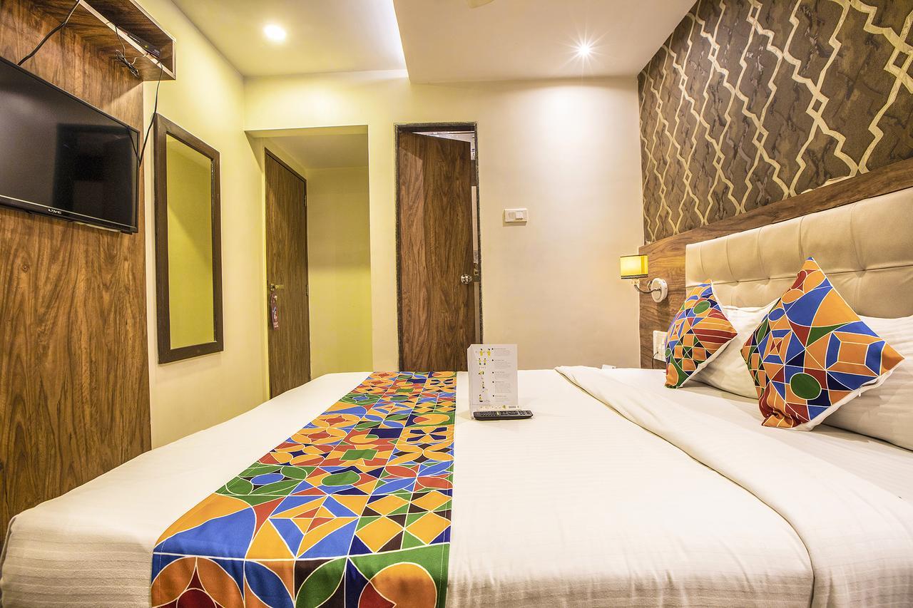 Hygienic Hotel Liberty Plaza Мумбаї Екстер'єр фото